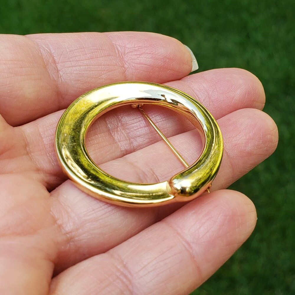 Monet Swirling Brooch in Gold Tones - Vintage - Picture 5 of 8